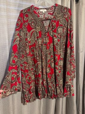 Umgee Red Paisley Ruffled Hem Blouse